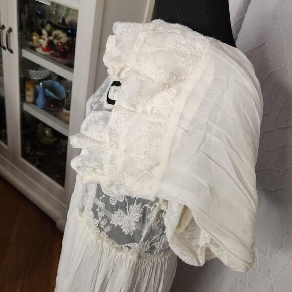 Boho R Cinco Ranch Lacey Dress with Flowy Sleeves Size Large - Picture 4 of 7
